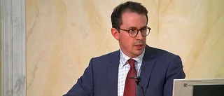 Simhallsdebatt om allt annat än läget