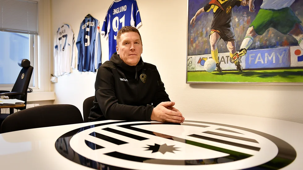 FF:s klubbchef, Mattias Granström, offentliggjorde under måndagen att Ali Hussein blir ny huvudtränare i klubben. Hussein tränade Umeå FC i division I förra säsongen.