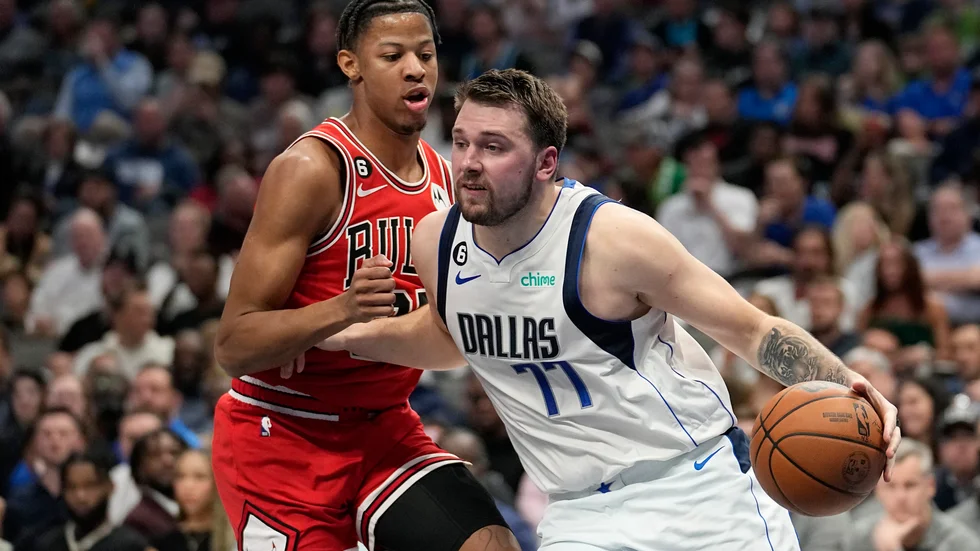 Dallas Mavericks stjärnspelare, guarden Luka Doncic, spelade bara drygt 12 minuter i matchen mot Chicago Bulls.