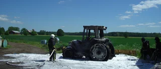 Traktorbrand utanför Mantorp