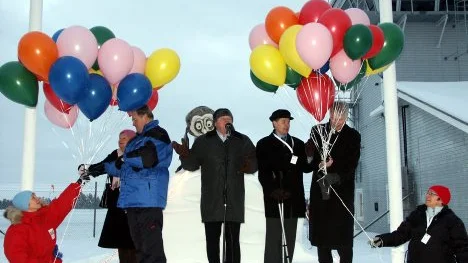 Den högtidliga invigningen förrättas av Hannele Pokka, Per-Ola Eriksson, Bengt Niska, Heikki Havankka (kommunchef Kolari) och Bo Bylund. Foto: K-L Sundqvist Fotograf: K-L Sundqvist
