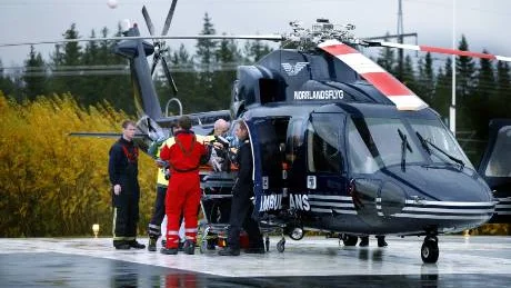 I en singelolycka i Hakkas på söndagen, dödades en man och en kvinna skadades svårt. Mannen fördes till Sunderby sjukhus i ambulanshelikopter.  Foto: Kurt Engström FOTO: Kurt Engström