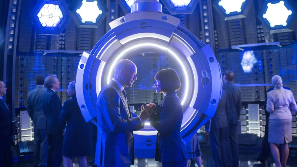 Omringade. Darren Cross och Evangeline Lilly i den senaste Marvel-filmen "Ant-man".