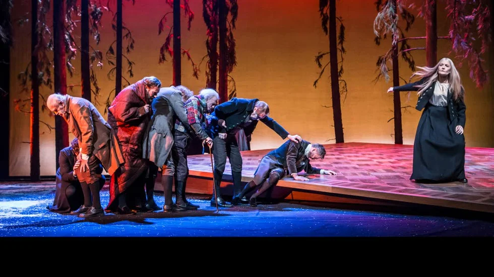 Per Myrberg, Anders Berg, Åke Lundqvist, Ralph Carlsson, Carl Kjellgren och Ann Petrén i "Gösta Berlings saga"på Stora scenen, Stockholms stadsteater.