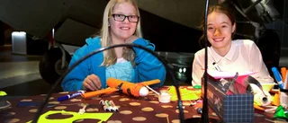"Flygande tefat finns i rymden"