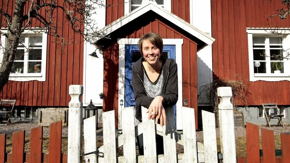 Den som läst böckerna om Bullerby barnen känner nog igen sig i köket hemma hos familjen Thörner. Men nu är vi inte ute på landet utan nästan mitt inne i Linköping.