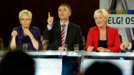 Det rödgröna alternativet - Liv Signe Navarsete (Sp), Jens Stoltenberg (Ap) och Kristin Halvorsen (SV) - fick stöd av en majoritet av norska folket.