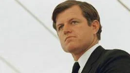 Edward (Ted) Kennedy dog i veckan, 77 år gammal. Sedan 1962 var han  senator för delstaten Connecticut.