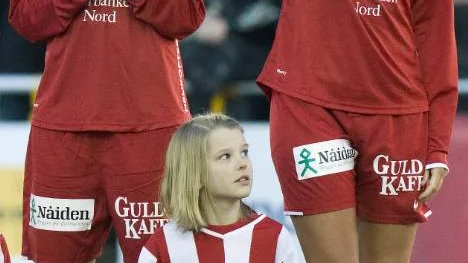 Säsongen har inte riktigt blivit som varken Piteå eller kanadensiskorna Brittany Timko (t.v.) och Kaylyn Kyle hade hoppats på. Både duon och laget har haft det svårt att få spel- och målskytte att lossna. "Men jag tänker inte på pressen utifrån. Vi fokuserar bara på att det ska gå bra för laget", säger Kaylyn Kyle till NSD inför ödesmatchen mot Hammarby.