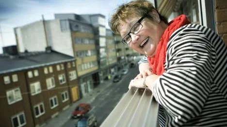 Kommunalrådet Yvonne Stånacke (S), Luleå,  ler på NSD-fotografen Kurt Engströms bild. Men den gångna mandatperioden har verkligen inte varit en dans på rosor i den lokala arbetsmarknadspolitiken. Många har det tufft på arbetsmarknaden.