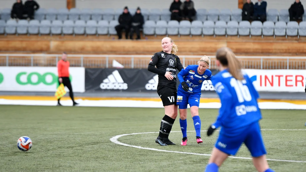 Sunnanå SK:s trotjänare Tilda Sahlman är redo för ytterligare en säsongspremiär – och fortsatt är det uppflyttning till elitettan som är det stora målet för 20-åringen och hennes lagkamrater.