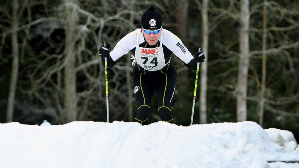 Oj, så mycket snö! Motala AIF:s Pekka Pohjola verkade trivas i Syarännet och blev trea i H21-klassen bakom P-O Svahn och Stefan Sunnerberg.  Bild: JAN CHRISTER PERSSON
