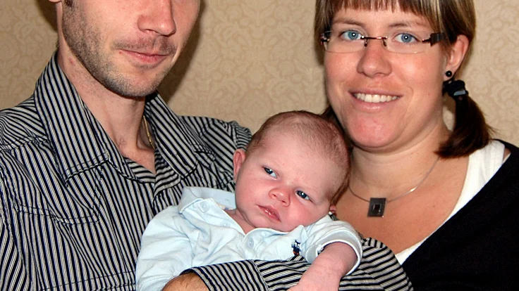Frida Wilhelmsson och Tomas Anderstedt, Värsås, fick 5/9 sonen Lukas. Vikt 4 380 g, längd 55 cm. Frida är bördig från Linghem.
