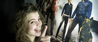 Debutanten som har koll på dina jeans - Martina varvar musik med arbetet i klädbutik