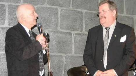 Två veteraner som drar sig tillbaka. NSDs sportreporter Leif Hammarström (t.v.) och BBKs förre klubbdirektör Ingemar Ek.