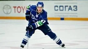Linus Omark i Dynamo Moskvas matchställ.