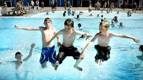 Snart kan även Råneåborna njuta av ett avgiftsfritt utebad. På bilden: Aronsbadet på Örnäset som blivit en succé.FOTO: Kurt Engström