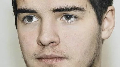 "Allt yngre per-soner använder droger. Var är föräldrarna?", säger Adam Sundqvist.