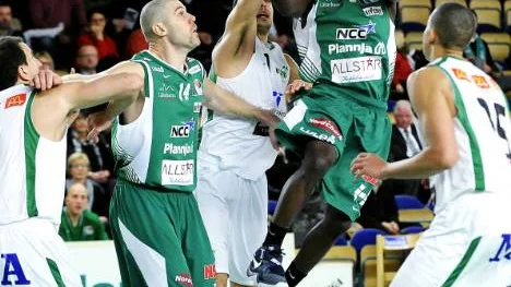 Brandon McKnight var - som vanligt - Plannjas offensiva motor. Guarden satte 20 poäng mot Örebro.