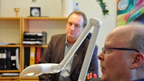 Willy Sundling och Robert Forsberg var väldigt sparsamma med kommentarer kring skolchefen.FOTO: K-L Sundqvist