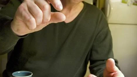 "Det är klart att det följer med sik i löjtrålen. Jag får väl på skallen av trålfiskarna men jag tror att ett trålstopp är enda sättet att rädda siken, och även löjan, från utrotning", säger före detta yrkesfiskaren Karl-Erik Larsson, Råneå. FOTO: Göran Ström