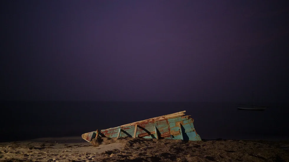 Vrak från en traditionell fiskebåt längs Mauretaniens kust. Arkivbild.