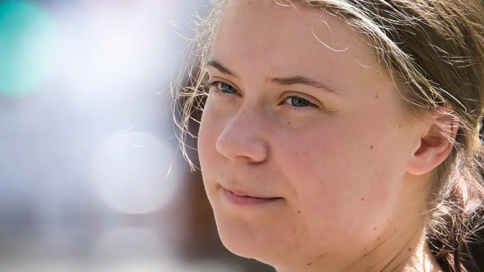 Greta Thunberg greps i Haag i samband med en demonstration. Arkivbild.