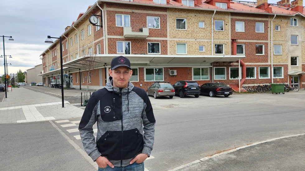 Pär Larsson är särskilt nöjd över att bli ägare av Konradshuset. Ett hus med karaktär och lite speciella lägenheter.