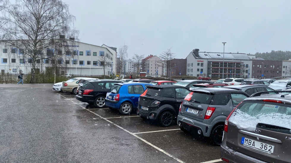 Pendlarparkeringen vid Resecentrum och järnvägsstationen.