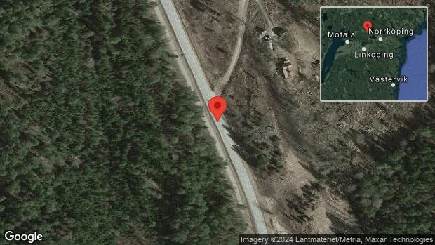 Stillastående personbil på väg 215