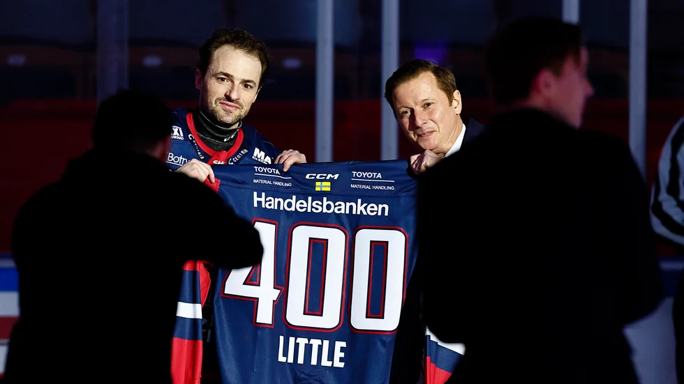 Broc Little firade 400 matcher och hyllades av klubbdirektören Carl-Johan Stålhammar.