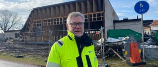 Rivning pågår: Snart får förskolan en större gård