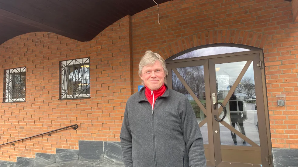 Pingstkyrkans pastor Robert Tedenby var i kommunhuset och diskuterade framtiden för Västerviks hemlösa på fredagseftermiddagen. "Jag tror och hoppas att vi kan komma fram till någon slags lösning eller beslut i nästa vecka."


