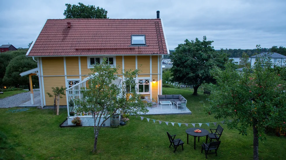 Hem. Ett hus är inte bara kvadratmeter utan ofta en plats där människor har sitt sammanhang och känner sig trygga. 