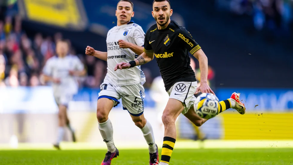 Sirius Leo Walta och AIKs Ioannis Pittas.