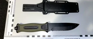 Påverkad och "ytterst labil" knivman togs i bostadsområde