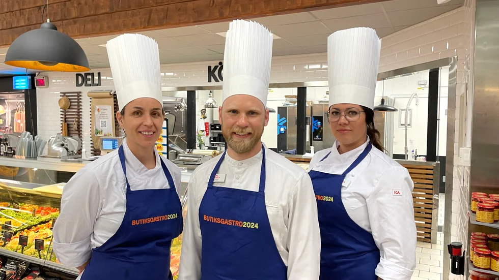 Sara Rezgui, Sebastian Gröndal och Jenny Olander, ICA Kvantum Boden. Butiken har gått vidare i kategorin Årets Butikskök 2024 och Sebastian Gröndal har gått vidare i kategorin Årets Butikskock 2024.