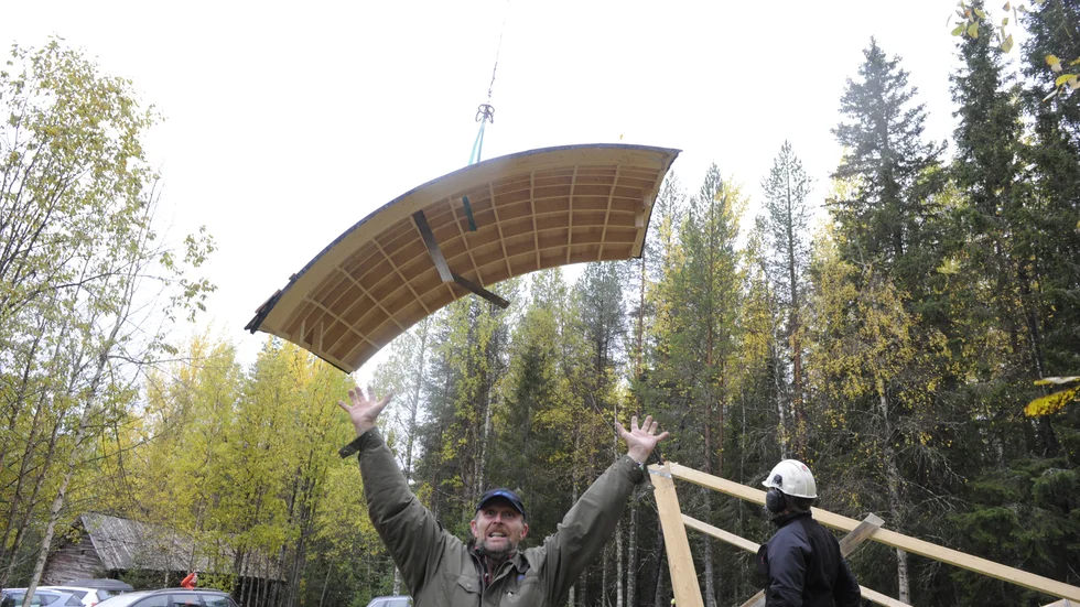 2011 lyftes en provbit av Stoorns rumpa upp till Vithatten med helikopter som en del i en förstudie för att testa ytbeklädnader. 
