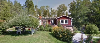 Huset på Smultronvägen 1 i Kalkudden, Mariefred sålt för andra gången på kort tid