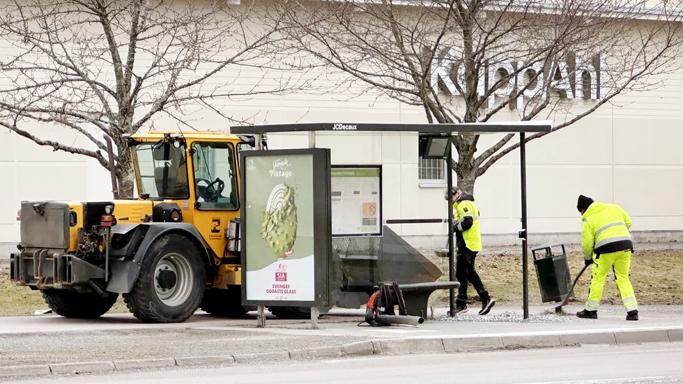 Personal från Eskilstuna kommun var på plats och städade under annandag påsk.