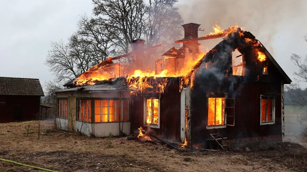 Det är oklart hur branden uppstått.