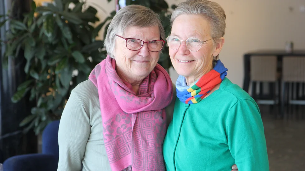 Yvonne Larsson och Pia Westergren blev vänner genom Bröstcancerföreningen Rosa Gotland. Nu reser de tillsammans, närmast väntar en resa runt Bottenviken. 