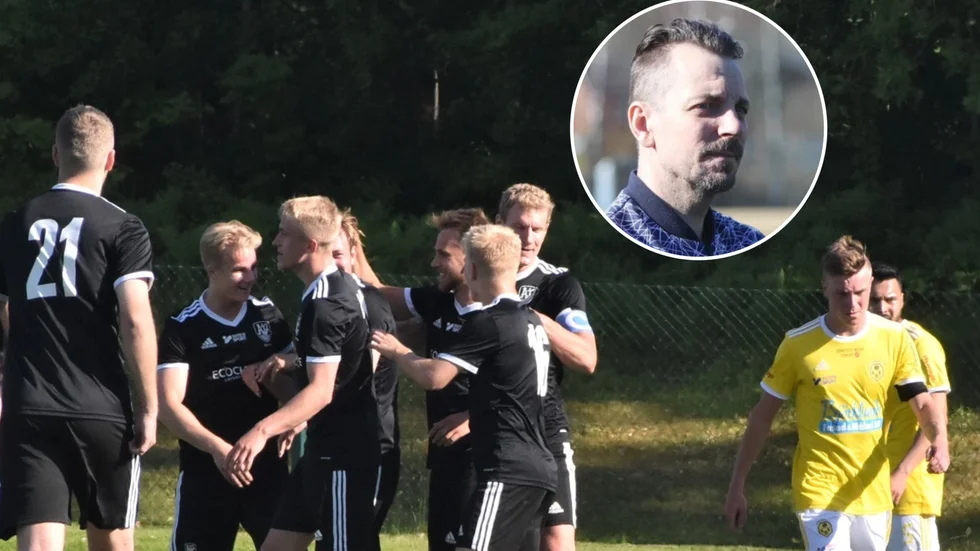 Tränaren Alexander Holmberg fick hoppa in i målet i cupmatchen mot Kenty. 