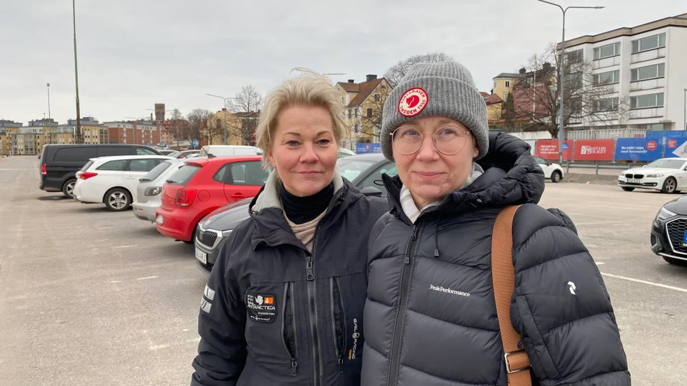 Satu Hakasalo och Eva Björnberg brukar inte parkera där de behöver betala, men det händer.