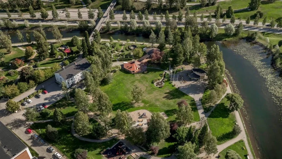 Läsarna tycker till om uteserveringar efter vattnet i Piteå. (Arkivbild)
