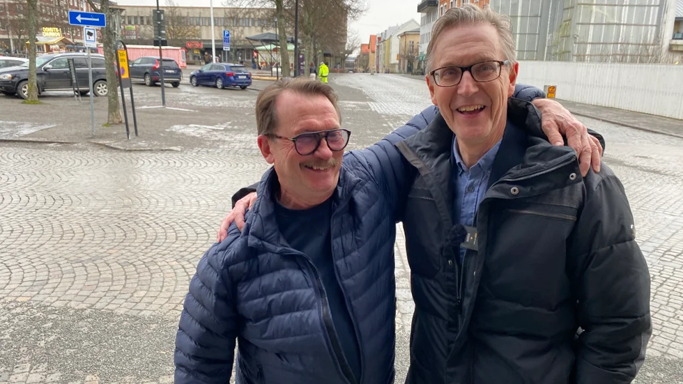 Den första person som passerar när EP ska fota Anders Wikman och Tuija Rönnback i Nystart Enköping visar sig vara en av partiets väljare, Jörgen Bergkvist. "Jag gillar deras ifrågasättande stil", säger han.