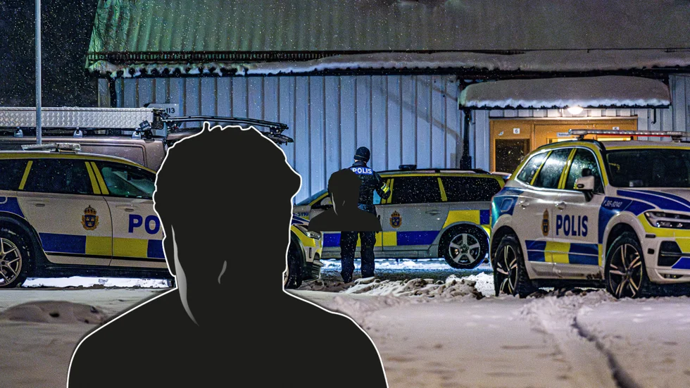En man i 30-årsåldern hemmahörande i Flen har häktats på sannolika skäl misstänkt för att ha gömt en 16-åring pojke. Pojken misstänks för en trippelskjuting i Södertäljeområdet Hovsjö. Redaktionell grafik.