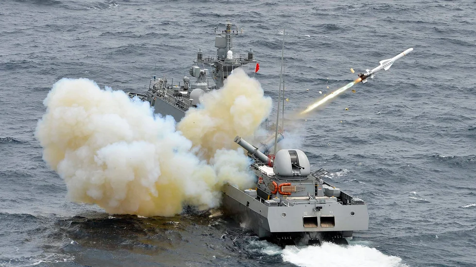 Så här kan det se ut när en Harpoon avlossas, i detta fall från ett fartyg. Arkivbild från Sydkorea.