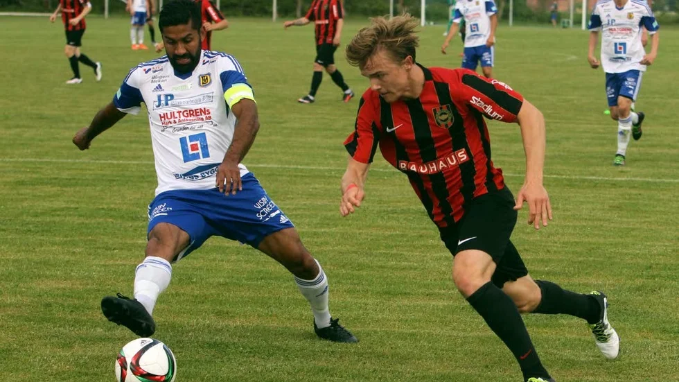 Drabbningen bjöd på många tuffa dueller.