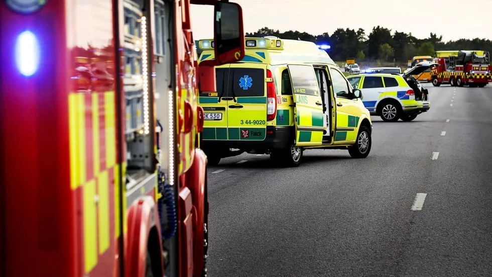 Ibland får brandmännen rycka in köra ambulans.
